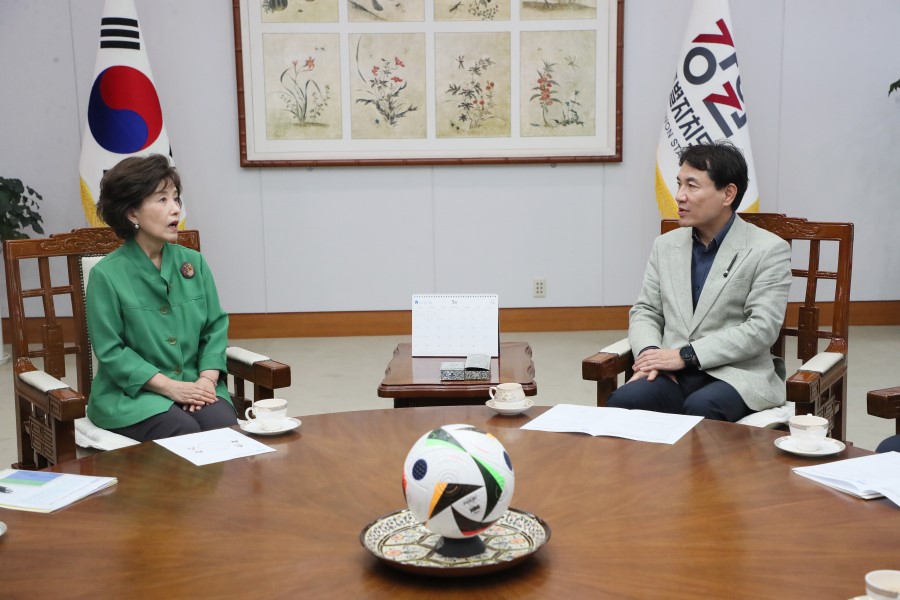 진실화해위원장 면담 사진1