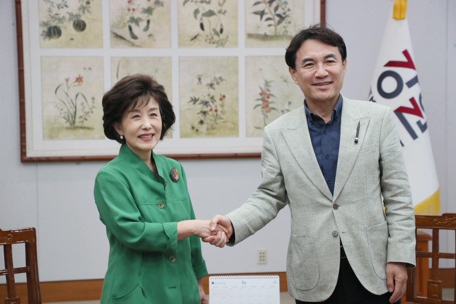 진실화해위원장 면담 사진2